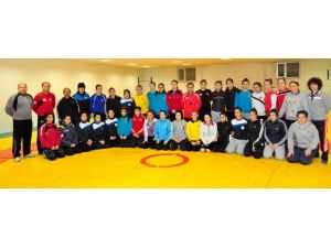 Güreş Milli Takımı Avrupa Şampiyonası’na Edirne’de Hazırlanıyor