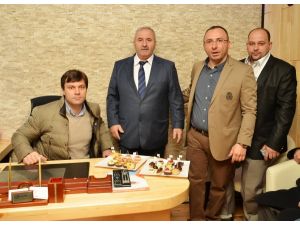 Ertuğrul Sağlam’dan Yeşil-beyaz Çelenk
