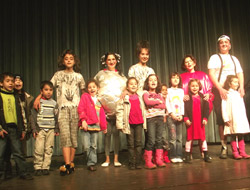 Tiyatro Oyunu İlgiyle İzlendi