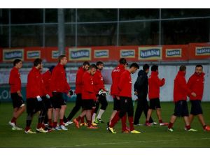 Trabzonspor, Mersin İdmanyurdu Maçı Hazırlıklarına Moralsiz Başladı
