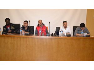 Kayseri Erciyessporlu Futbolcular Öğrencilerle Bir Araya Geldi