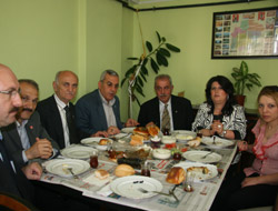 Varoşta anketler DP’yi gösteriyor