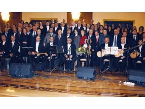 Meclis Başkanı Çiçek, Türkü Söyledi