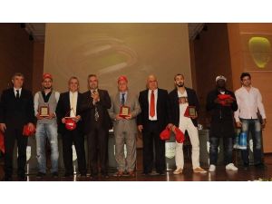 Türk Futbolunun Geleceği Karabük Üniversitesinde Tartışıldı