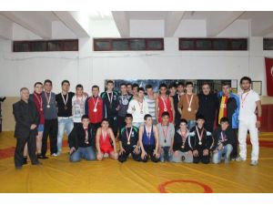 Yıldız Erkekler Güreş İl Seçmeleri Yapıldı
