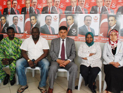 Nijerya Valisi’nin Eşi Dondurma Şovu İzledi