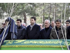 Dp Genel Başkanı Uysal, Akşehir’de Cenaze Törenine Katıldı