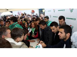 Bursasporlu Futbolculardan Taraftara Bursasporcell Hattı