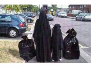 Belçikalı İslamofobik Senatör Twıtterda Çarşaflı Kadınlarla Alay Etti