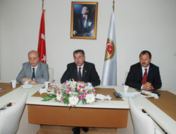 MHP’li Vekiller Futbol Antrenörleri Derneği’nde