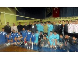 Genç Erkekler Voleybol Şampiyonası Tamamlandı