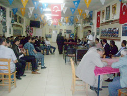 Ak Partili Gençlerin Ekinözü Toplantısı