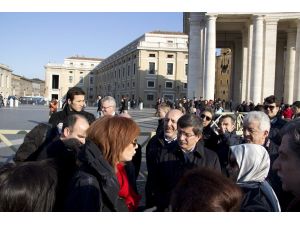Davutoğlu, Papa’nın İstifasını Vatikan’da Değerlendirdi