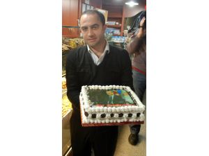 Erdoğan’a Pastaneci Komşusundan Doğum Günü Sürprizi