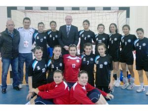 Büyükşehir Gençlik Spor Hentbol Takımı Yarı Finallere Başladı