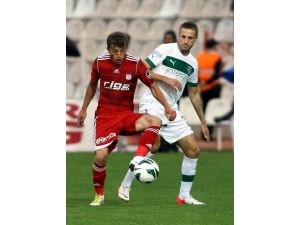 Bursaspor Zirve Yarışına Ortak Olmak İstiyor