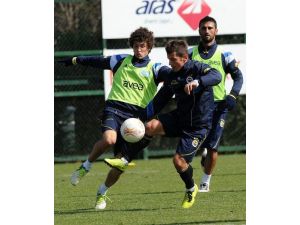 Fenerbahçe’de Vıktorıa Plzen Maçı Hazırlıkları Sürüyor