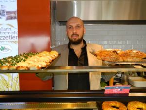 Hızlı Fırında Sürekli Taze Ve Sıcak Ürünler Var