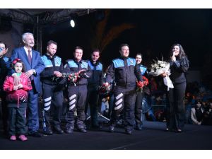 İzmirde Işın Karaca Yağmuru