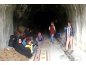 Suriyeli Siviller Sığınaklara Taşınıyor