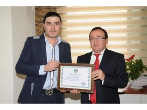 Sanatçı Efe Denizlispor’a Üye Oldu