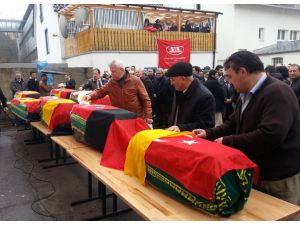 Almanyadaki Yangın Faciasında Ölenler İçin Cenaze Namazı Kılındı