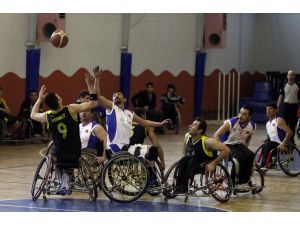 Yenimahalle Tekerlekli Sandalye Basketbol Takımı Zirveye Yürüyor