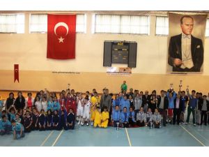 Badminton Kupaları Sahiplerini Buldu