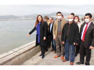 Ak Partiden İzmir Körfezinde Maskeli Açıklama