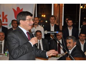Bakan Davutoğlu, Diyarbakırda Partililerle Buluştu