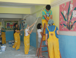 Yaşıtları tatil yapıyor, onlar okul boyuyor