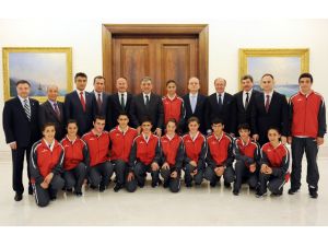 Çanakkale’den Getirilen Su, Toprak Ve Bayrak Cumhurbaşkanı Gül’e Sunuldu