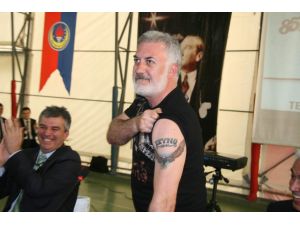 Ünlü Aktör “nasıl Bir Beşiktaşlısınız?” Sorusuna İlginç Cevap Verdi