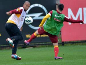 Galatasarayda İstanbul Büyükşehir Belediyespor Maçı Hazırlıkları Sürüyor