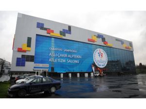 Aslı Çakır Alptekin Atletizm Salonu’nun Dış Cephesi Yenilendi