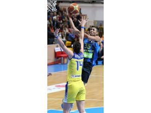 Fenerbahçe Bayan Basketbol Takımı Finalde