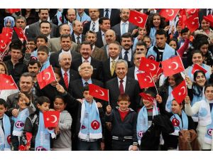 Başbakan Yardımcısı Arınç Ve Bakan Avcı 3 Bin Öğrenciyi Çanakkaleye Uğurladı