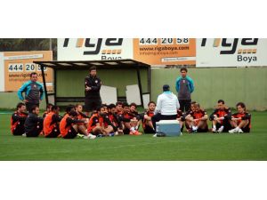 Adanaspor’da Rize Mesaisi Sürüyor
