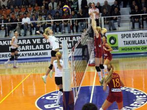 Acıbadem Bayanlar Voleybol Ligi