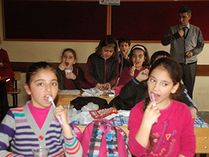 Ahmet Bayazıt İlkokulunda Flor Jel Uygulaması Başladı