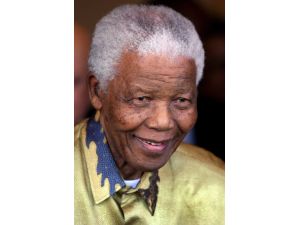 Nelson Mandela Hastaneye Kaldırıldı