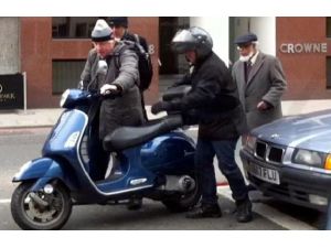 Londra Belediye Başkanı Kaza Yapan Sürücüye Yardım Etti