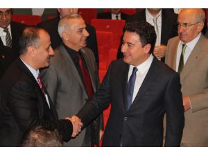 Babacan Ankaralı İş Adamlarıyla Bir Araya Geldi