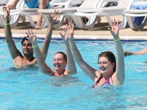 Sıcak Turistleri Bunalttı