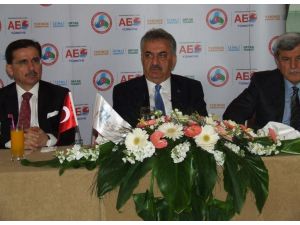 Gümrük Ve Ticaret Bakanı Hayati Yazıcı Basın Mensuplarıyla Kahvaltıda Buluştu