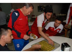 Gazetecilerden Dardanelspor’a Sürpriz