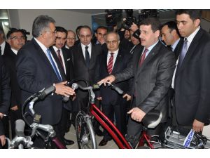 Gümrük Ve Ticaret Bakanı Yazıcı, Tasiş Kocaeli Mağazasını Açtı