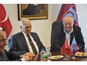 Trabzondaki Sivil Toplum Örgütlerinden Trabzonspora Destek Ziyareti