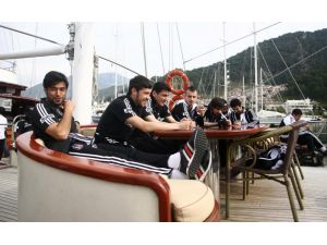 Beşiktaşlı Futbolcular Tekne Gezisine Çıktı