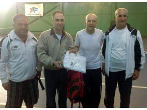 Bakan Mehmet Şimşek Bursa’da Sabaha Tenis Sporuyla Başladı